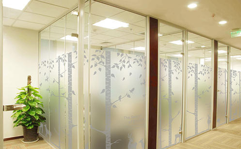 遼陽(yáng)裝修衛(wèi)生間玻璃貼膜 家裝玻璃貼膜的技巧 遼陽(yáng)裝修衛(wèi)生間玻璃貼膜 家裝玻璃貼膜的技巧